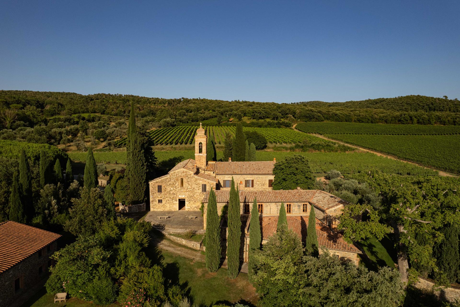 Pieve Santa Restituta: il Brunello secondo la famiglia Gaja